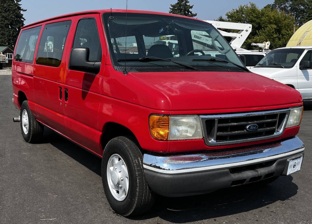 Used 2006 Ford E-350 and Econoline 350 Super Duty Wagon RWD image 3