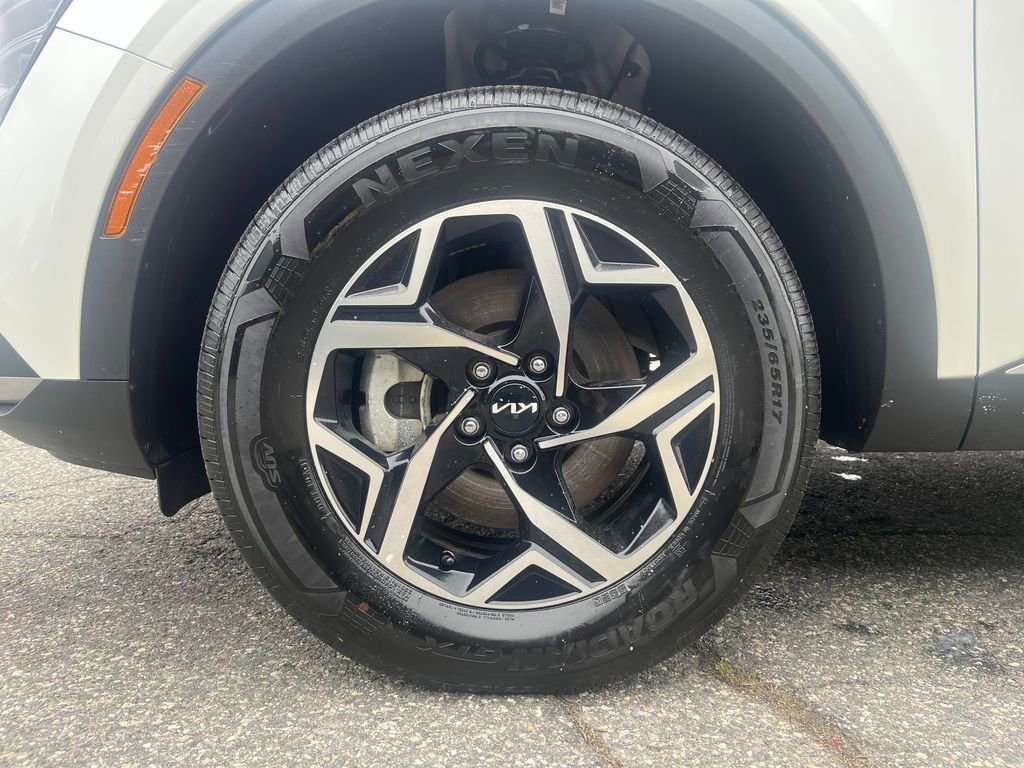 Used 2025 Kia Sportage LX AWD/4WD image 10