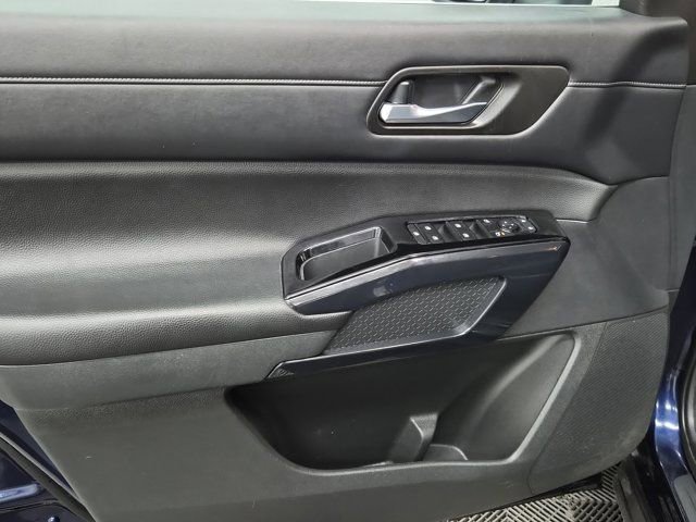 Certified 2022 Nissan Pathfinder SV FWD image 17