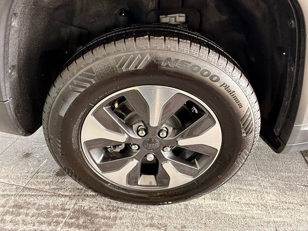 Used 2024 Jeep Grand Cherokee Limited 4xe w/ Luxury Tech Group II image 47