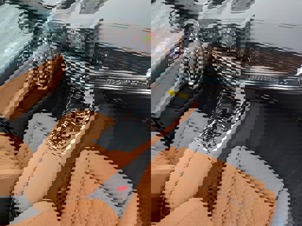 New 2025 BMW X7 xDrive40i w/ Premium Package image 29