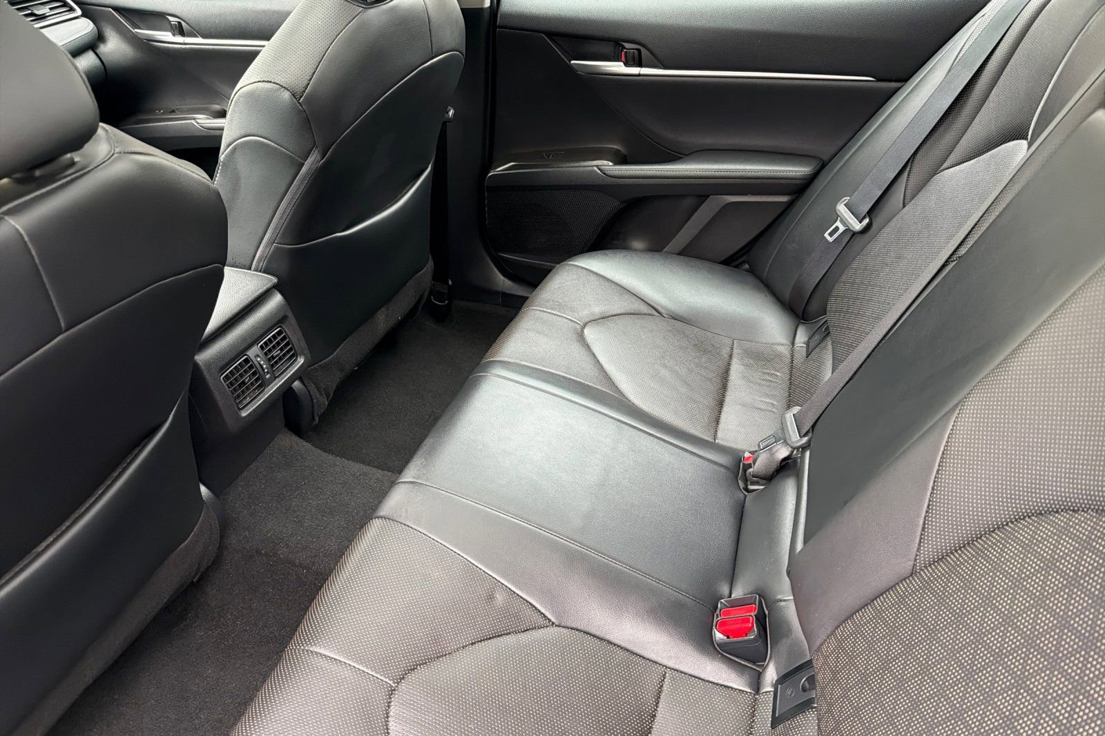 Used 2024 Toyota Camry XSE w/ Navigation Package image 12