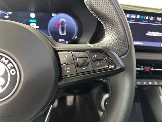 Used 2024 Alfa Romeo Tonale Ti image 16