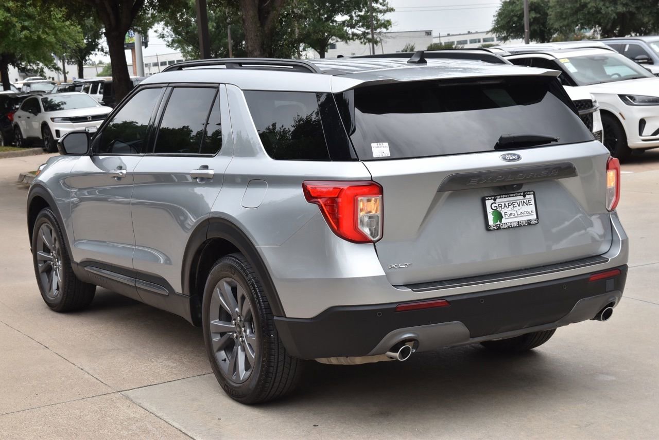 Used 2023 Ford Explorer XLT w/ Equipment Group 202A RWD image 10