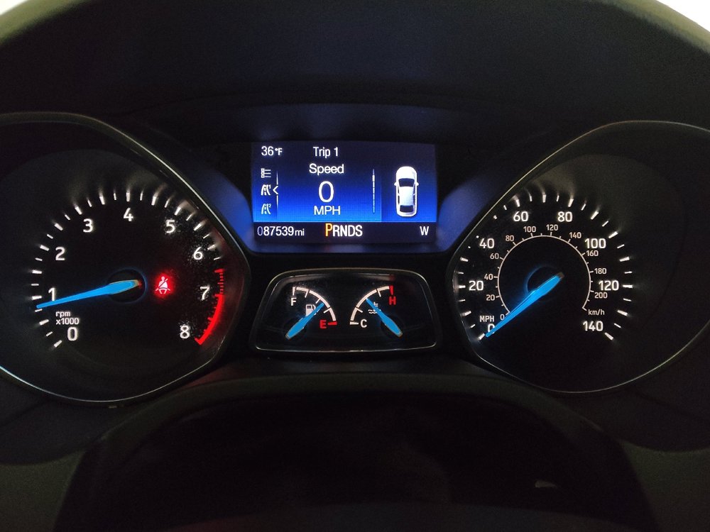 Used 2015 Ford Focus SE w/ SE Sport Package image 23