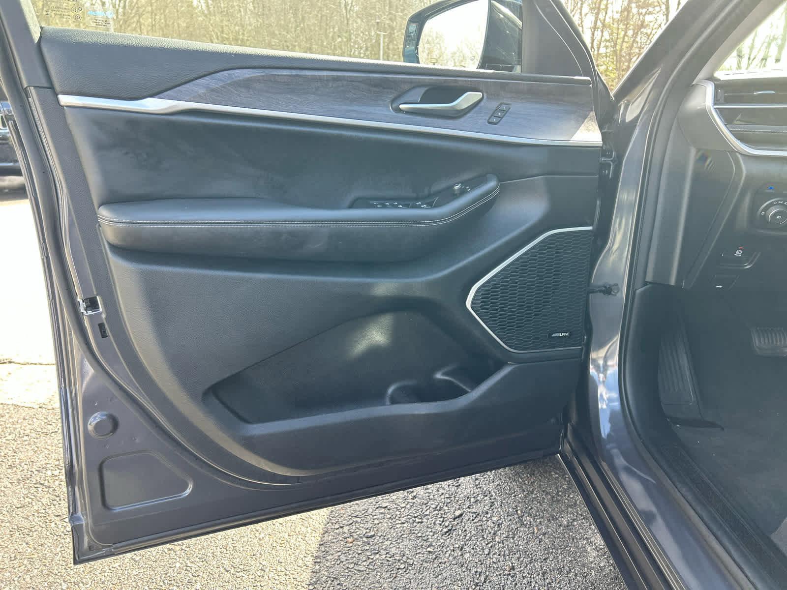 Used 2023 Jeep Grand Cherokee 4WD 4xe image 19