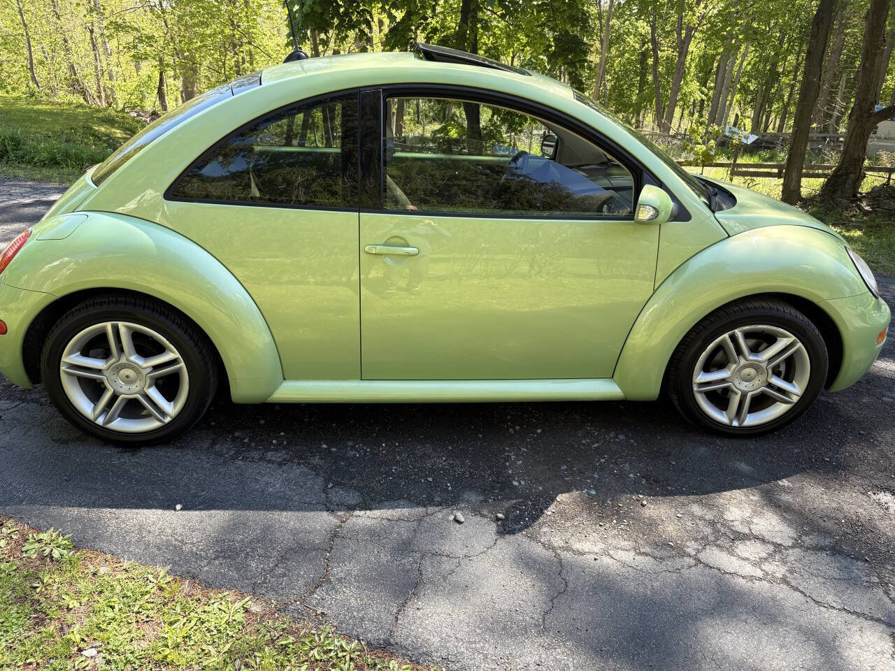 Used 2005 Volkswagen Beetle GLS FWD image 7