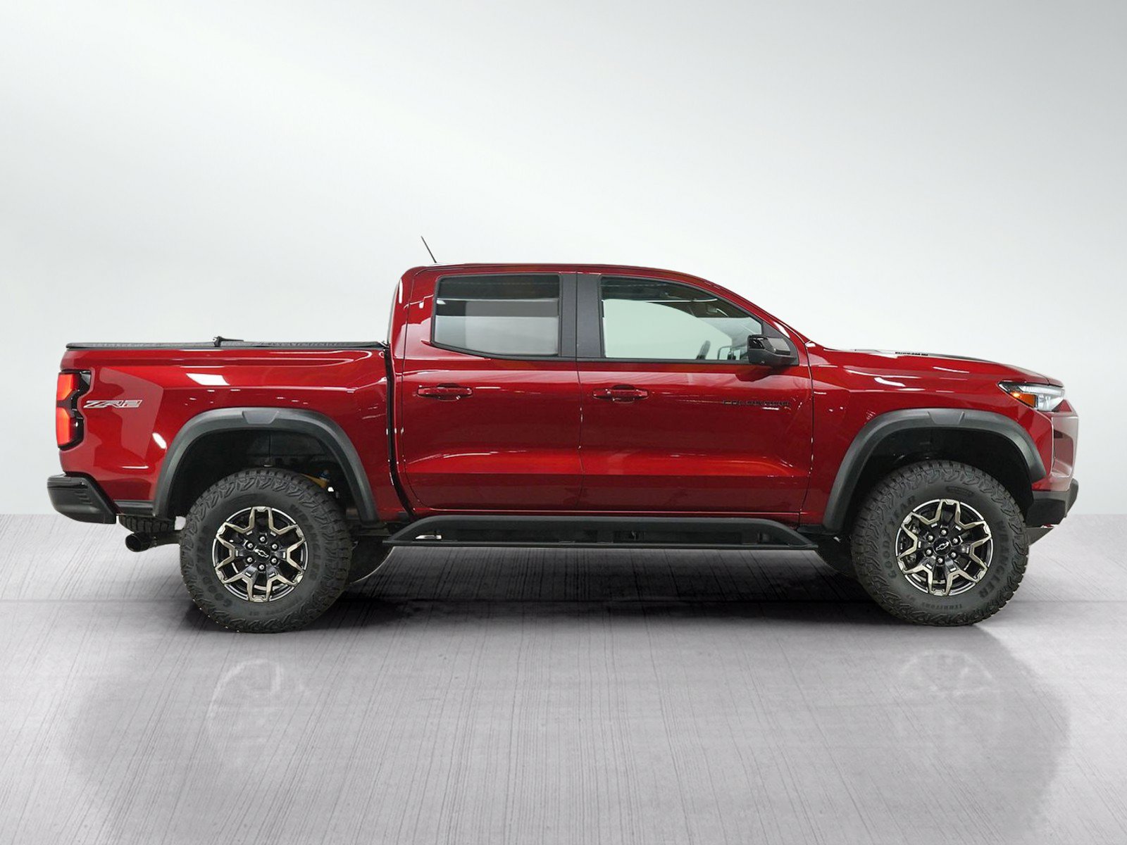 Used 2025 Chevrolet Colorado ZR2 w/ Technology Package AWD/4WD image 6