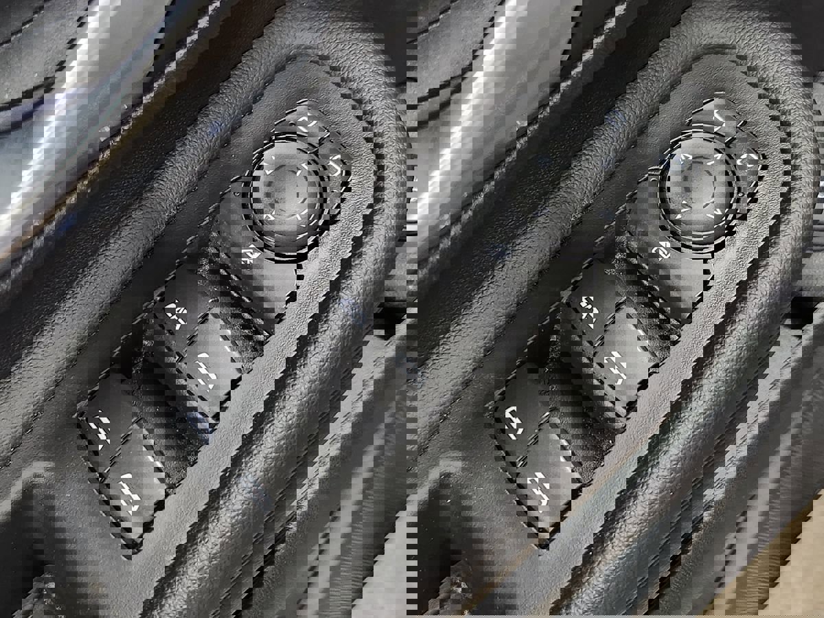 Used 2022 GMC Terrain SLT image 45