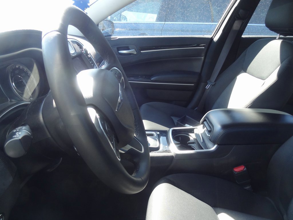 Used 2023 Chrysler 300 Touring image 6