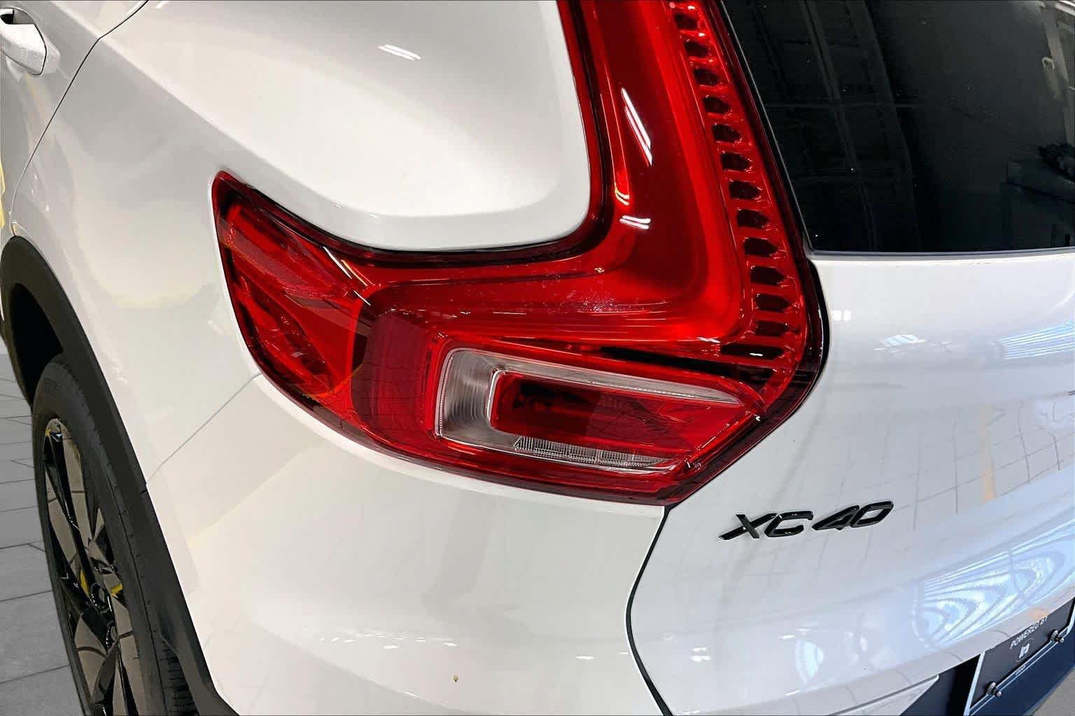New 2026 Volvo XC40 B5 Ultra w/ Protection Package Premier AWD/4WD image 5