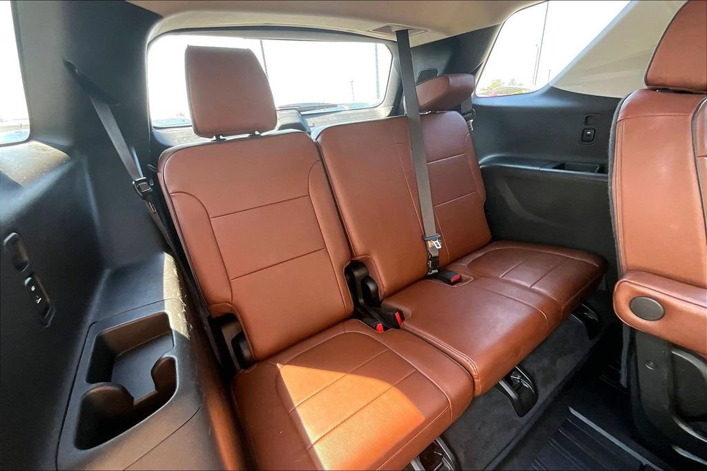 Used 2019 Chevrolet Traverse High Country w/ LPO, Floor Liner Package AWD/4WD image 38