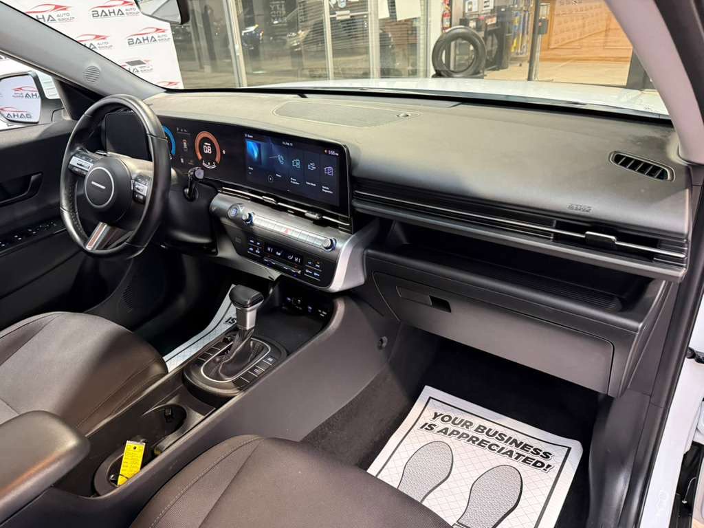Used 2025 Hyundai Kona SEL image 57