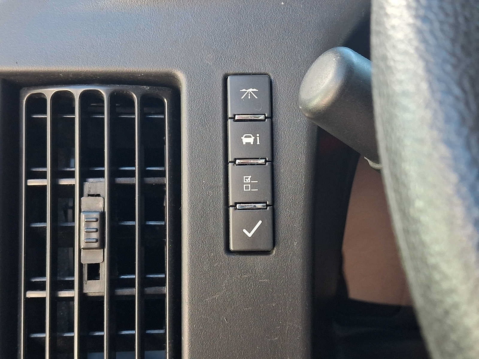 Used 2025 Chevrolet Express 2500 w/ Driver Convenience Package RWD image 25