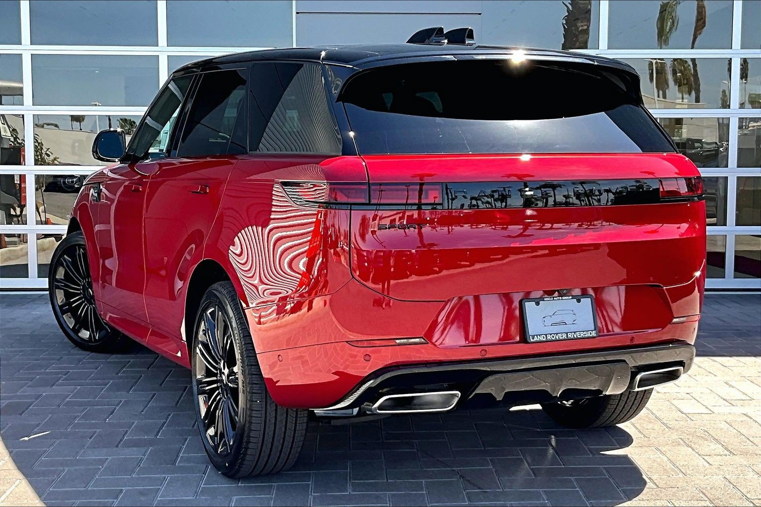 New 2026 Land Rover Range Rover Sport Dynamic SE AWD/4WD image 3
