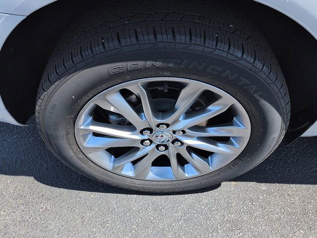 Used 2023 Buick Enclave Avenir w/ Avenir Technology Package FWD image 9