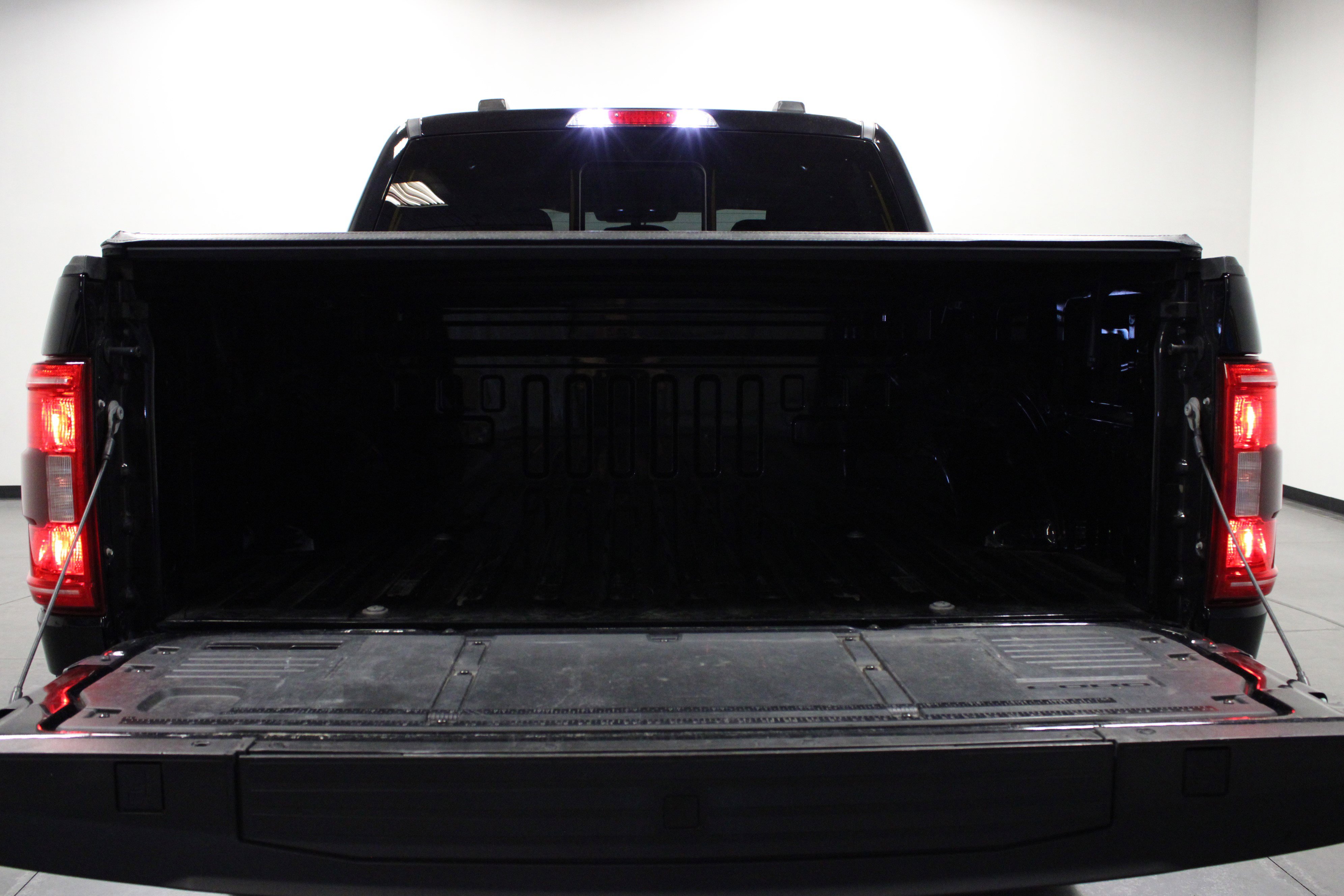 Used 2022 Ford F150 XLT w/ Equipment Group 302A High image 14