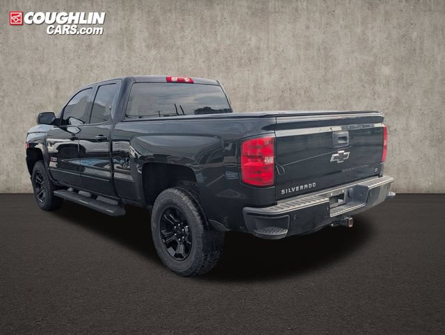 Used 2017 Chevrolet Silverado 1500 LT w/ Midnight Edition AWD/4WD image 5