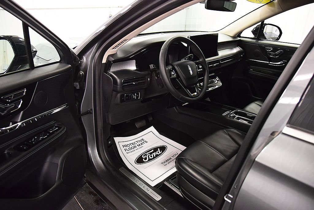 Used 2024 Lincoln Corsair AWD w/ Equipment Group 101A image 14