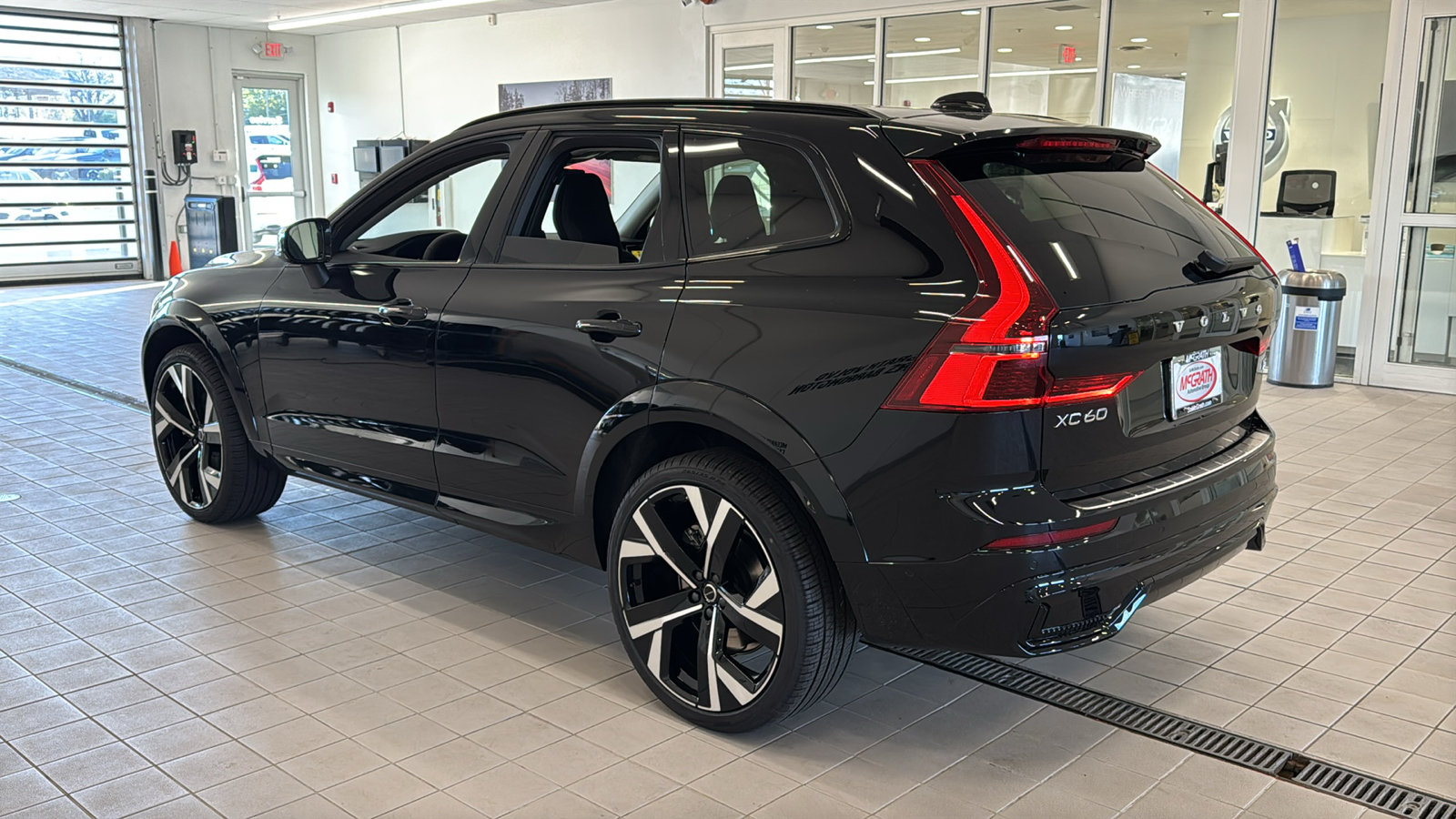 New 2027 Volvo XC60 B5 Ultra AWD/4WD image 7
