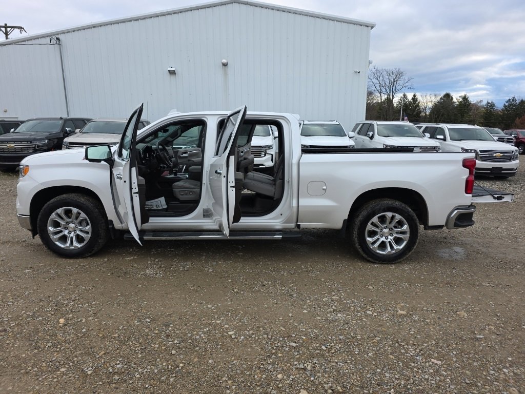 Certified 2024 Chevrolet Silverado 1500 LTZ w/ LTZ Premium Package image 34