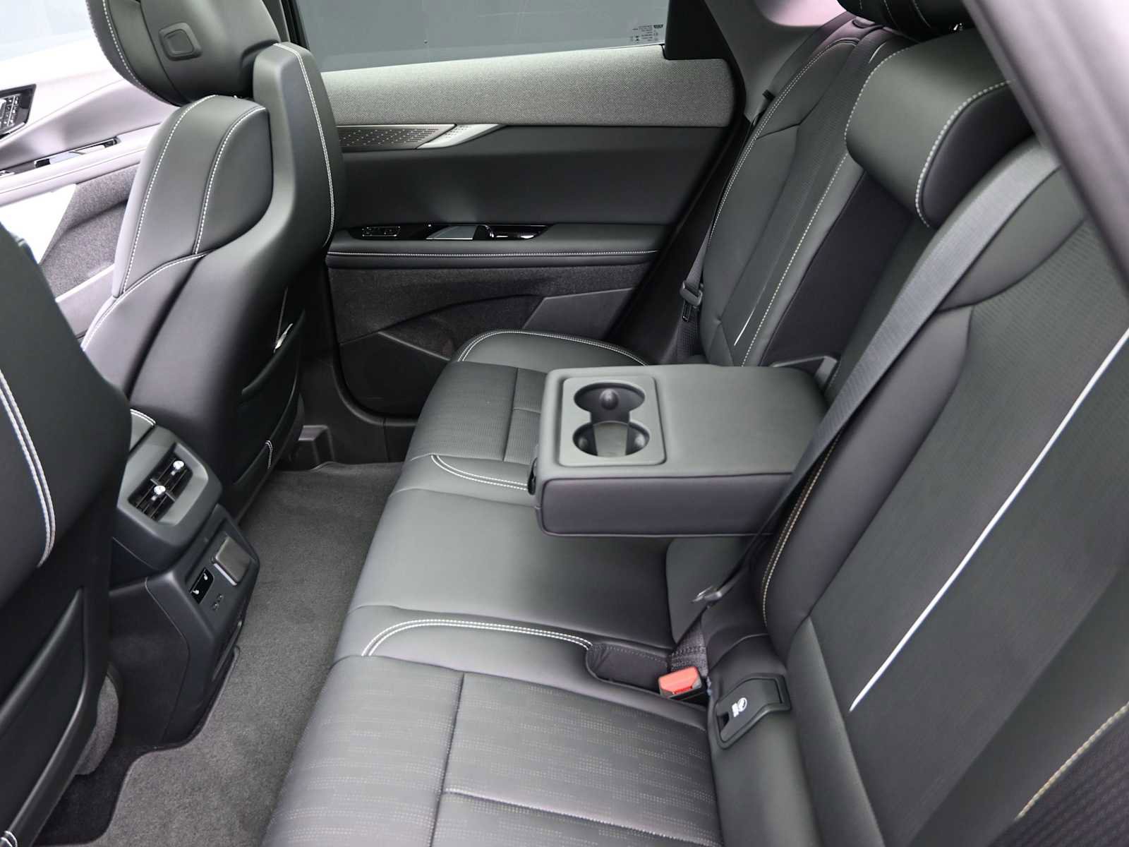 New 2025 Cadillac Optiq Sport 2 w/ LPO, ONYX Package image 24