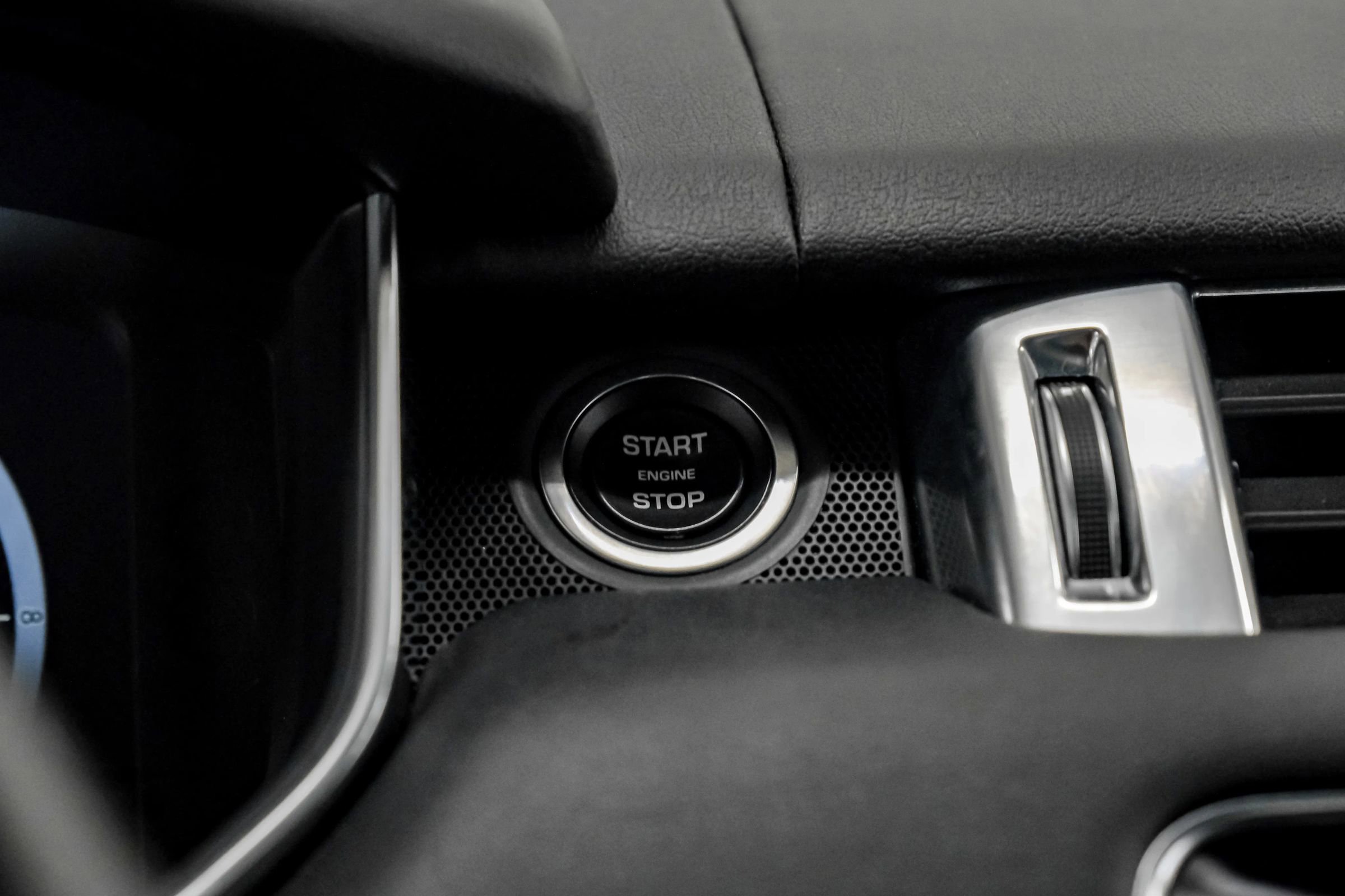 Used 2017 Land Rover Range Rover Sport HSE image 23