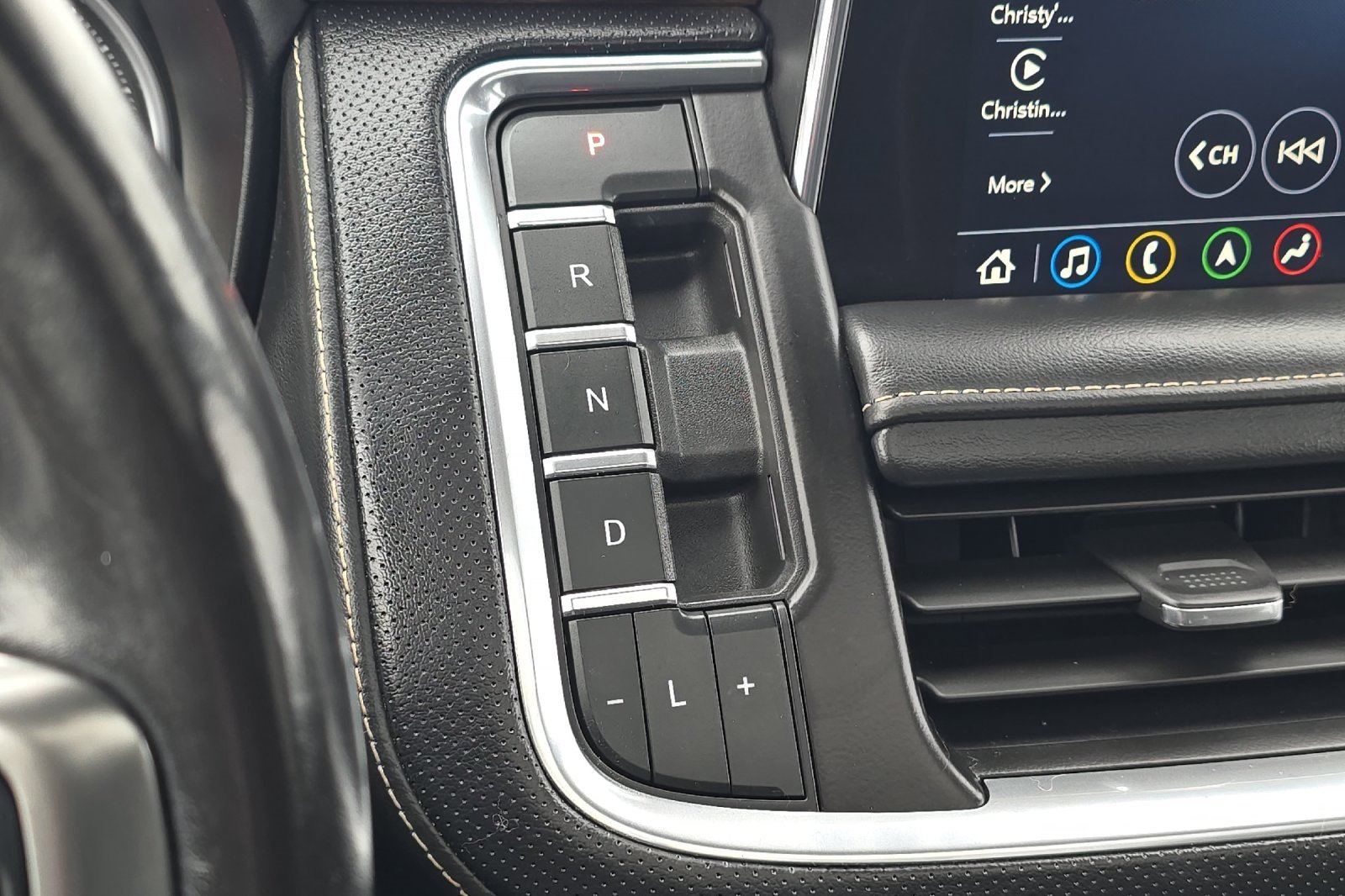 Used 2021 Chevrolet Suburban Premier w/ Premium Package image 23