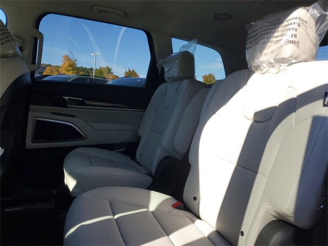 New 2025 Kia Telluride S image 9