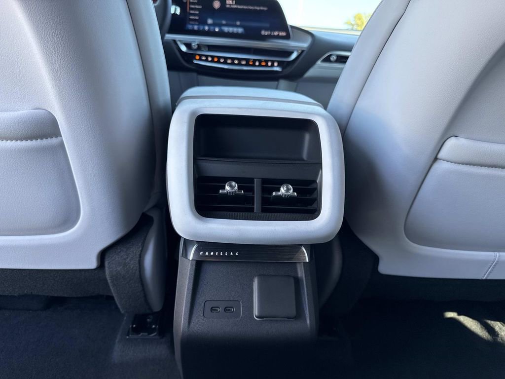 New 2026 Cadillac Lyriq Premium Luxury image 16