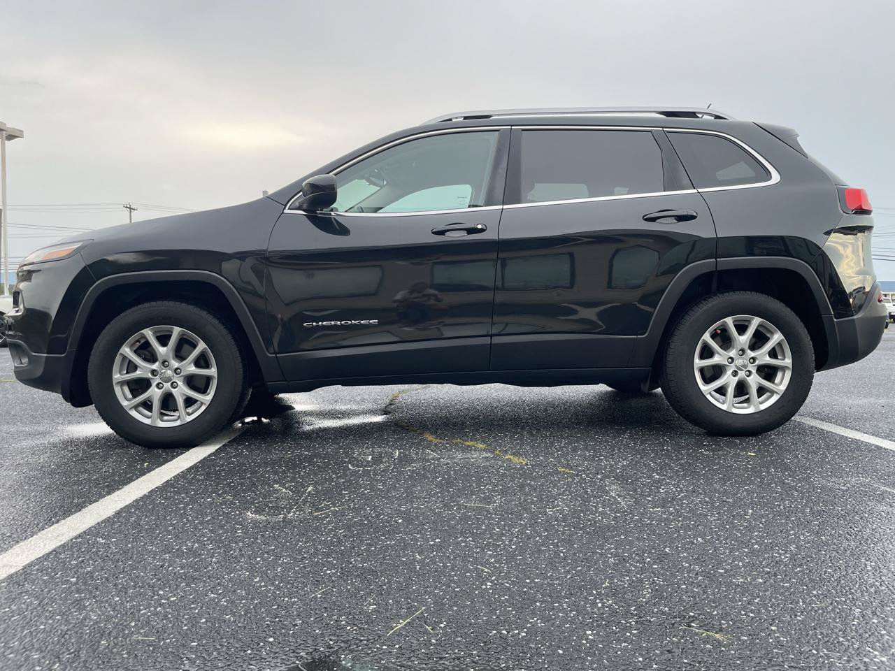 Used 2016 Jeep Cherokee Latitude AWD/4WD image 6