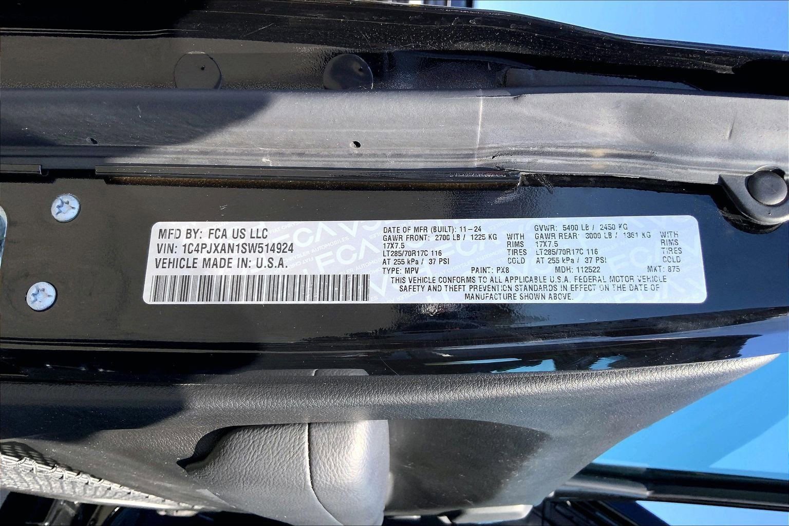 Certified 2025 Jeep Wrangler Sport image 31