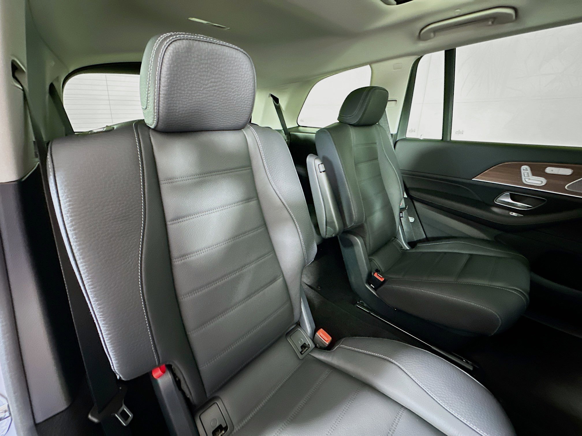 New 2026 Mercedes-Benz GLS 450 4MATIC image 29