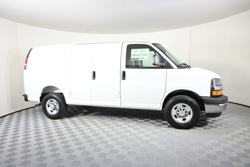 New 2026 Chevrolet Express 3500 image 8