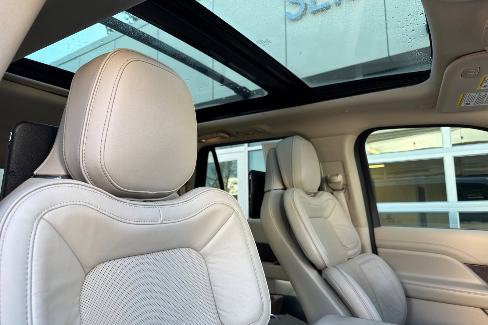 Used 2018 Lincoln Navigator L Reserve w/ Technology Package image 19