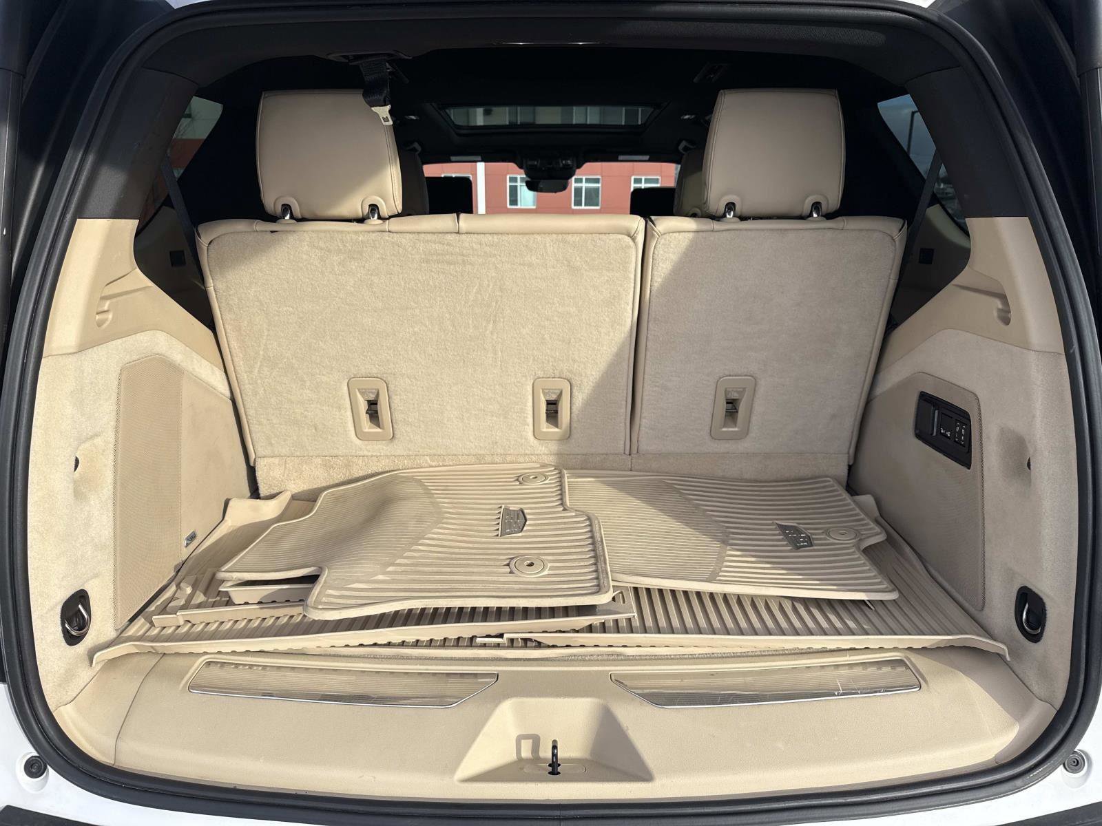 Used 2021 Cadillac Escalade Premium Luxury image 21