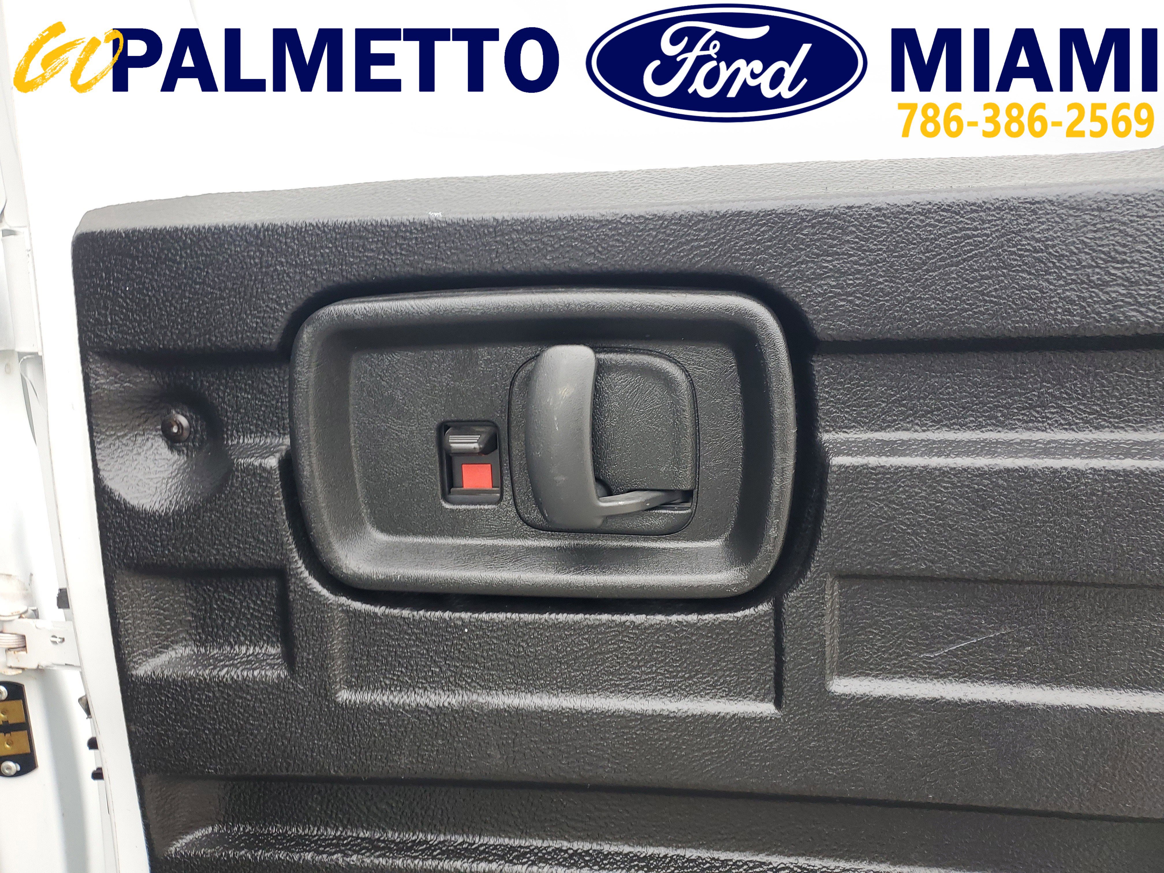 Used 2018 Chevrolet Express 2500 image 10