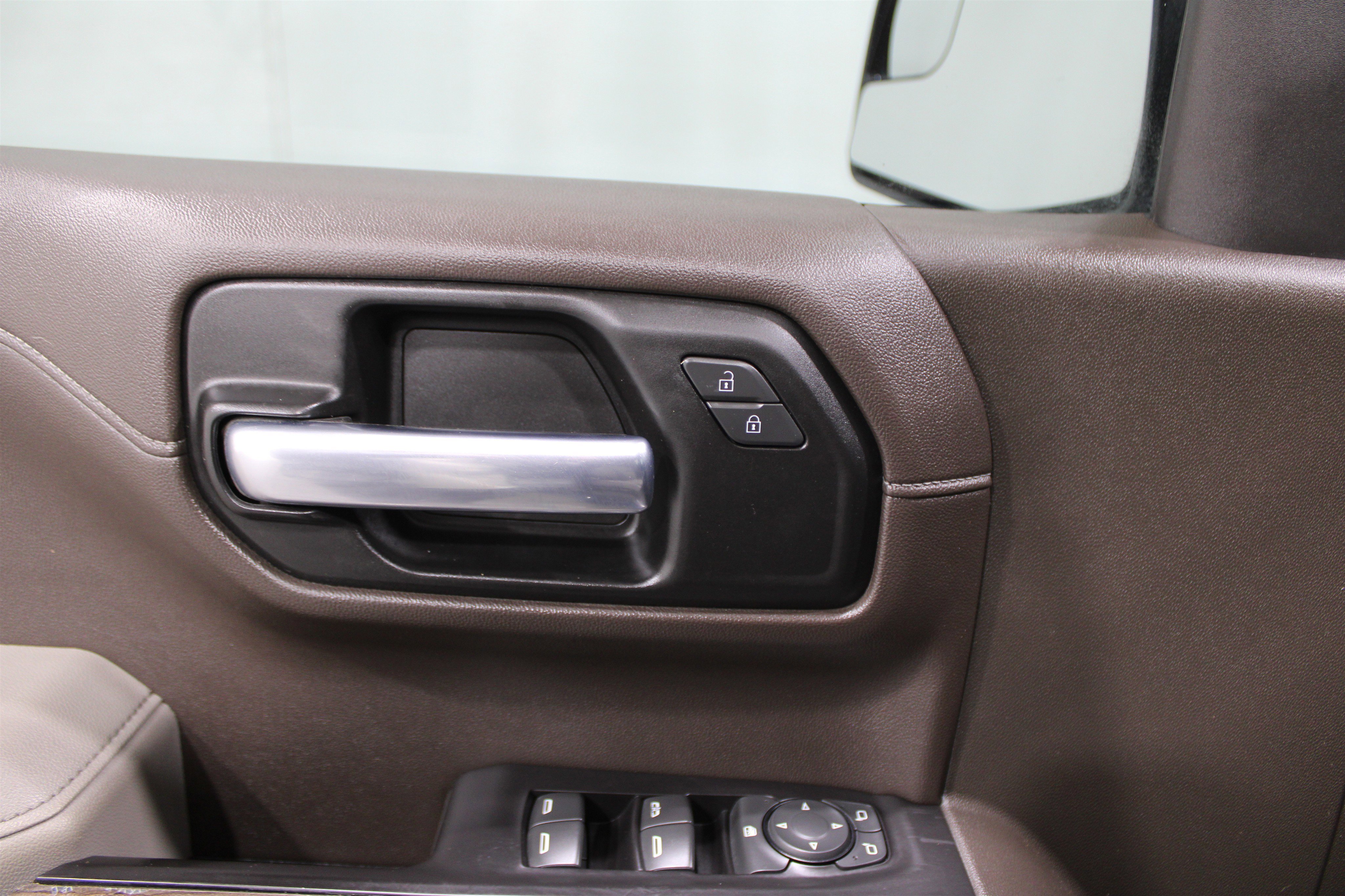 Used 2020 Chevrolet Silverado 1500 LT w/ Texas Edition image 8