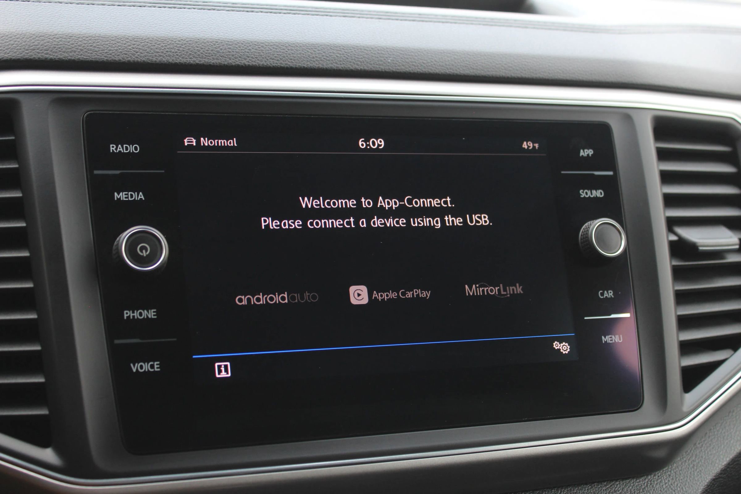 Used 2018 Volkswagen Atlas SE AWD/4WD image 31