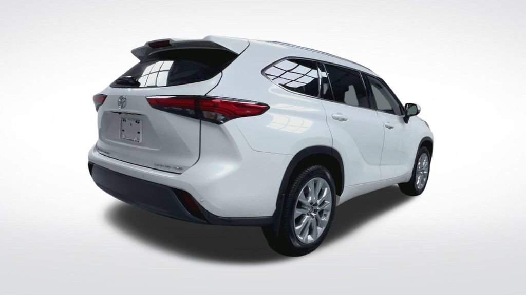 Used 2021 Toyota Highlander Limited image 26