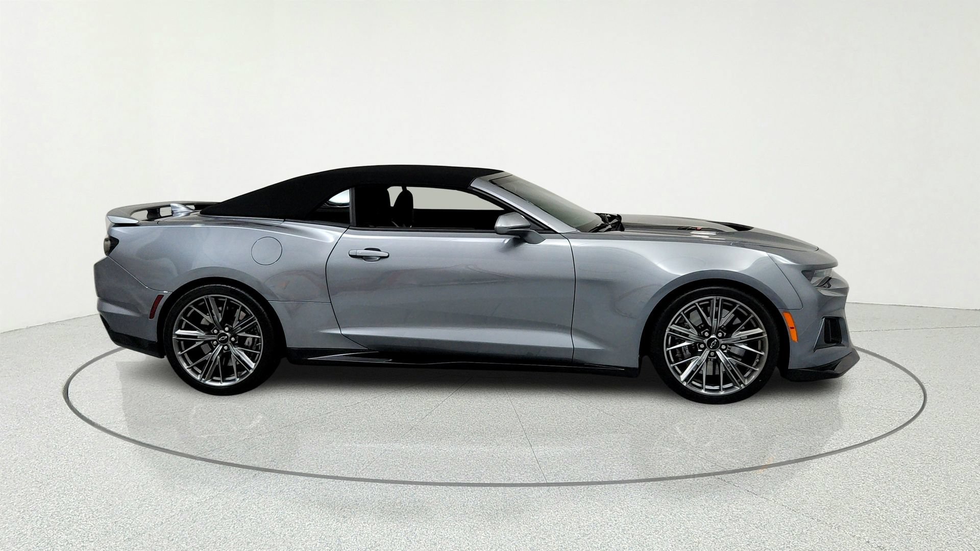Used 2022 Chevrolet Camaro ZL1 RWD image 6