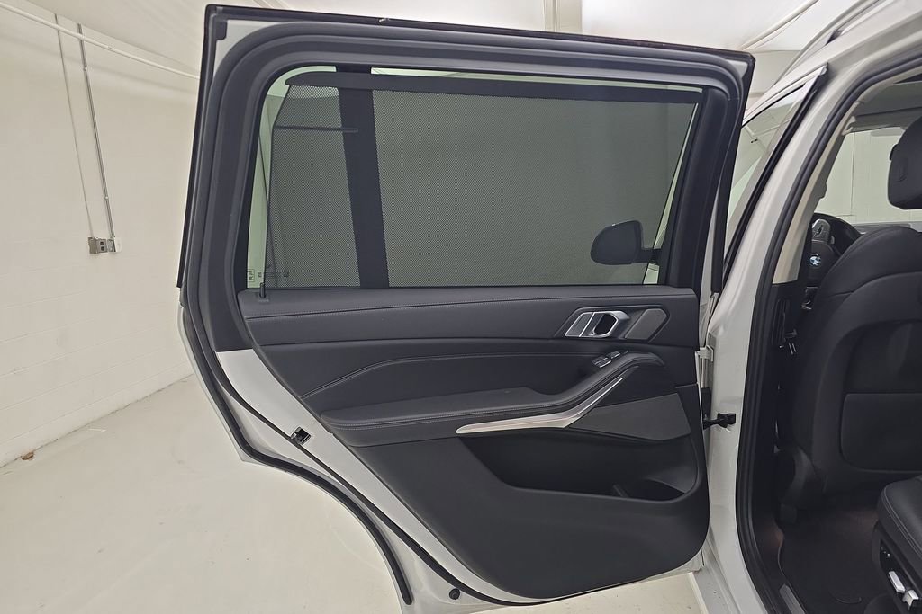 Used 2020 BMW X7 xDrive40i w/ Premium Package image 27