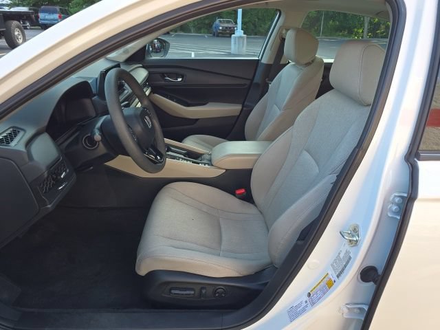 Used 2024 Honda Accord EX image 11