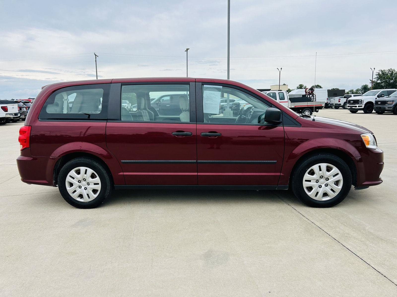 Used 2016 Dodge Grand Caravan American Value Package w/ UConnect Hands-Free Group FWD image 31