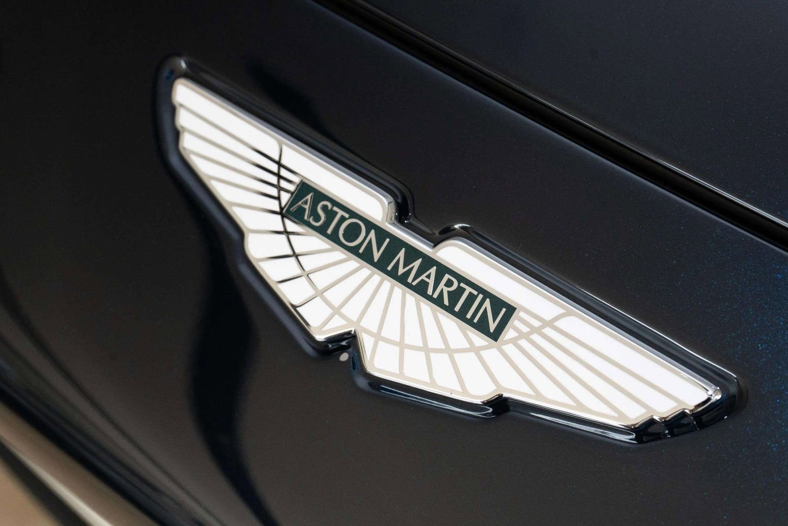 Used 2023 Aston Martin DBX AWD/4WD image 58