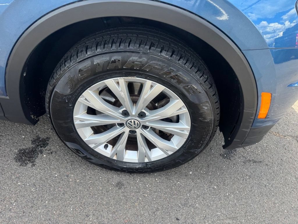 Used 2018 Volkswagen Tiguan SE w/ Panoramic Sunroof Package AWD/4WD image 14