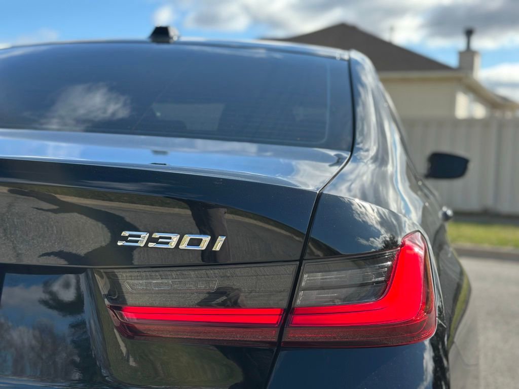 Used 2023 BMW 330i xDrive Sedan w/ Premium Package AWD/4WD image 12