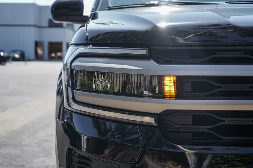Used 2024 Ford Expedition XLT AWD/4WD image 10