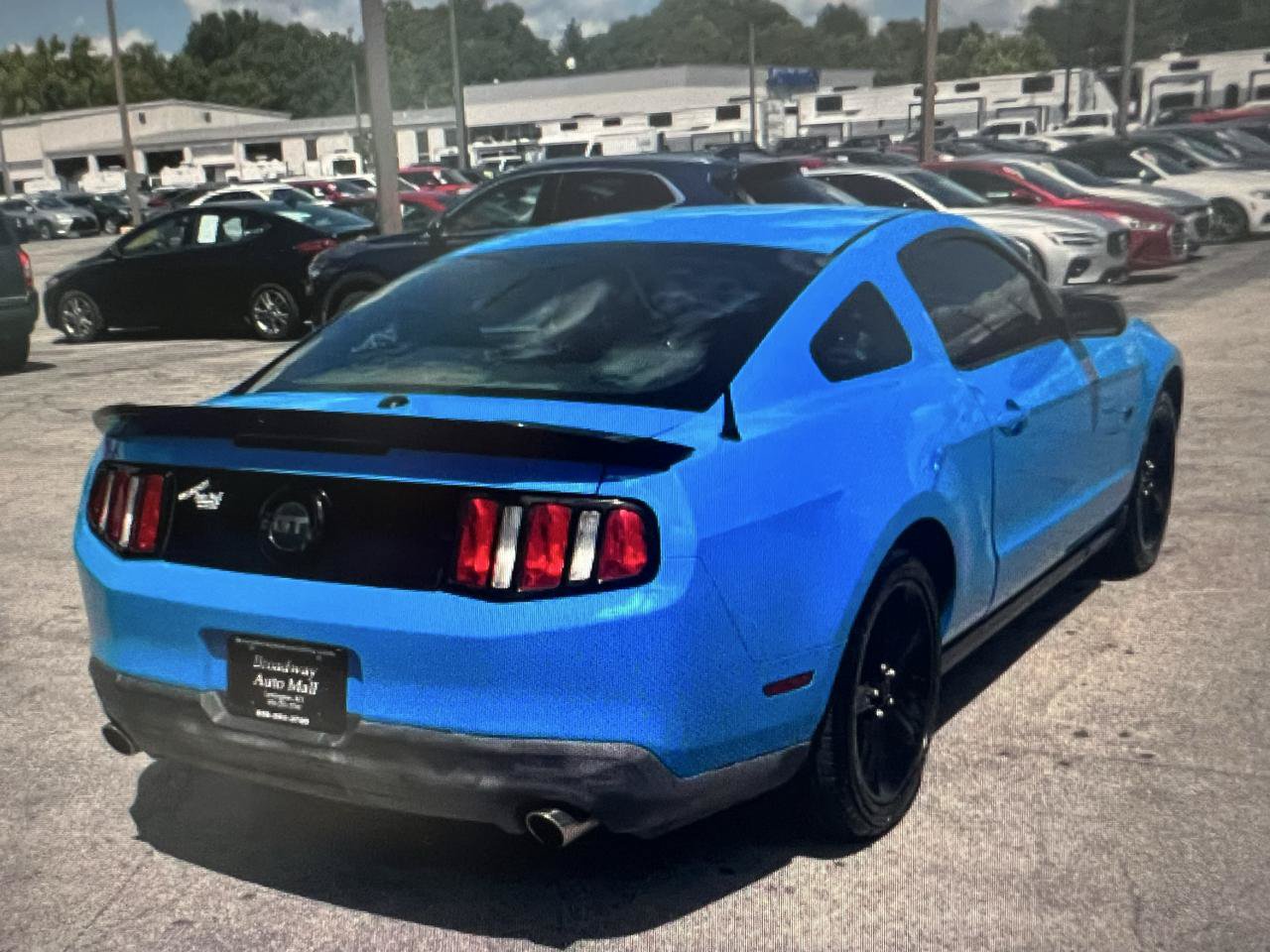 Used 2010 Ford Mustang GT RWD image 5