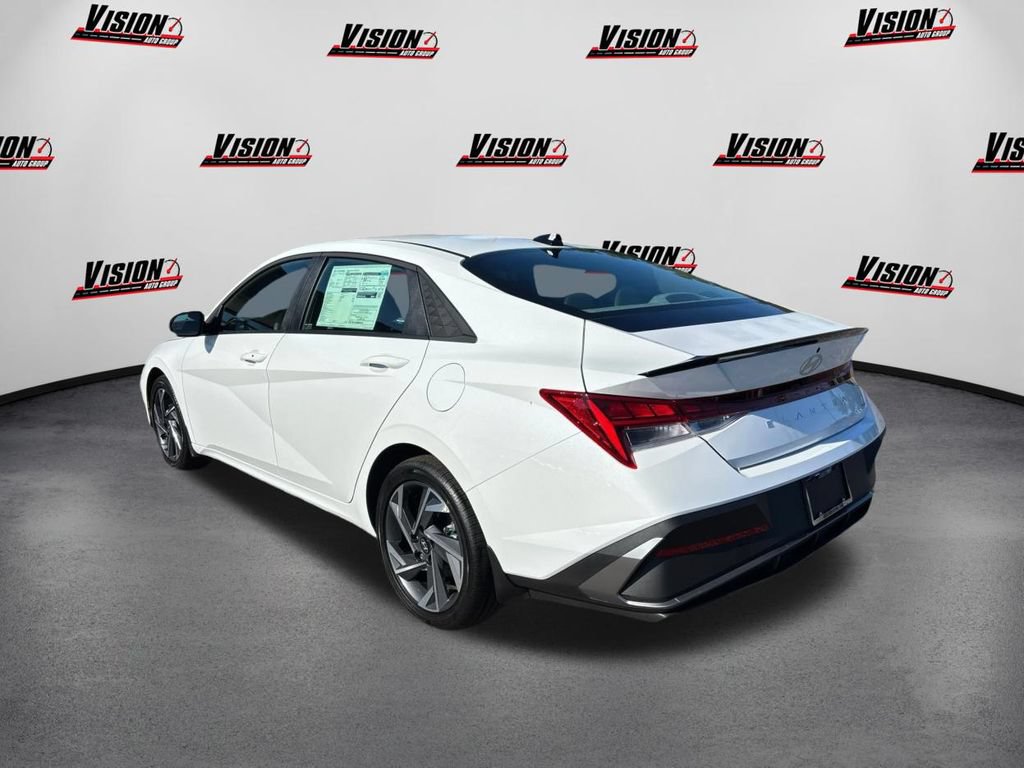 New 2025 Hyundai Elantra SEL FWD image 7